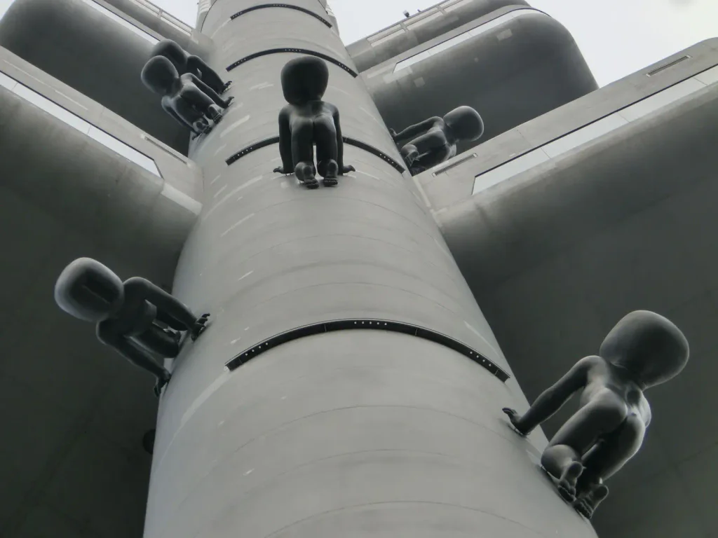 Miminka na Žižkovském vysílači.