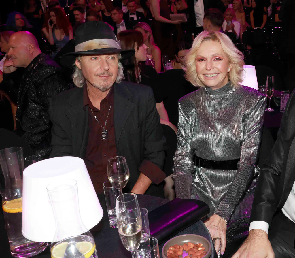 Na slavících seděla Helena Vondráčková také s Peterem Nagym. Foto: Nextfoto