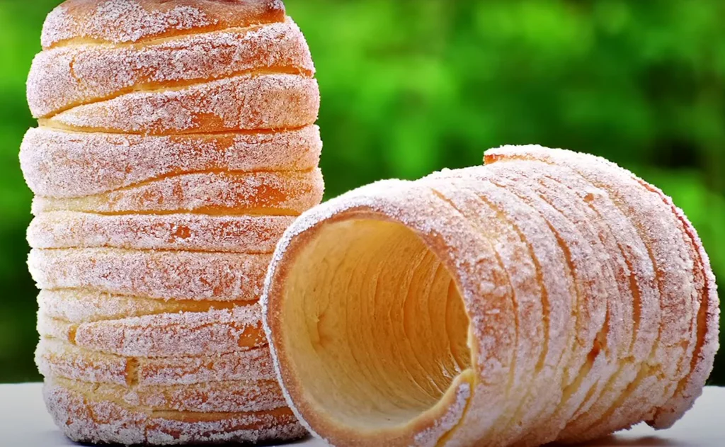 Obrázek receptu na domácí skořicový trdelník pečený v troubě.