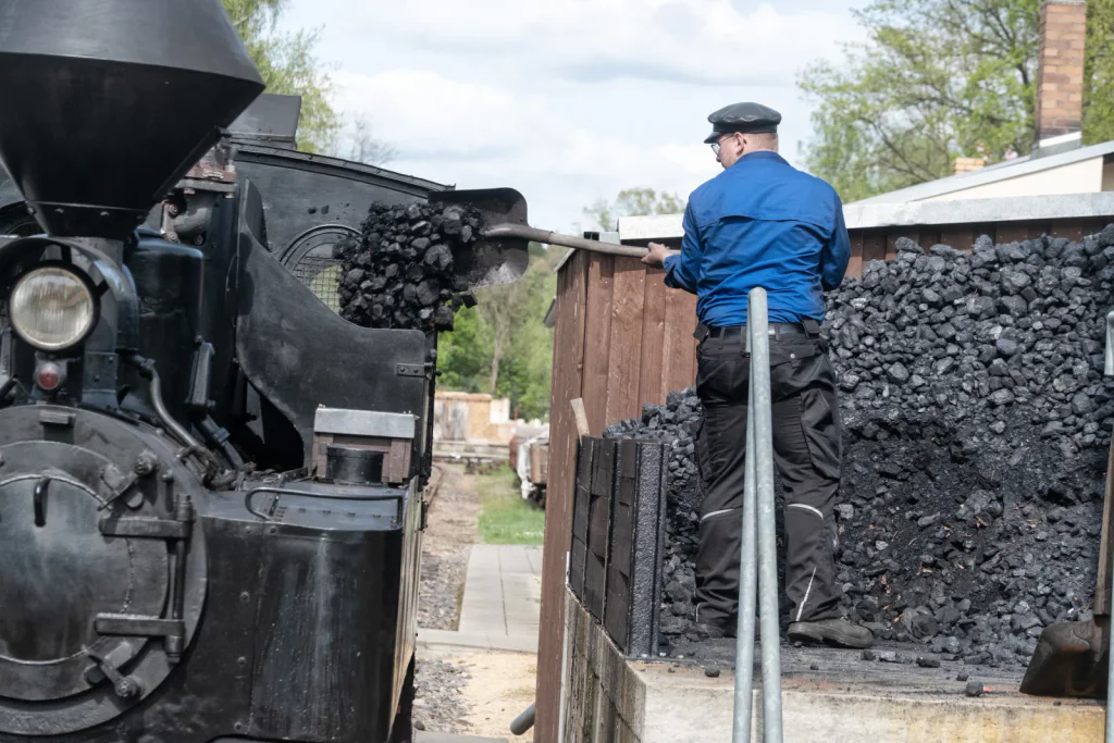 Na koleje se vrací legenda. Parní vlak projede Česko a oživí příběh, který psal dějiny.