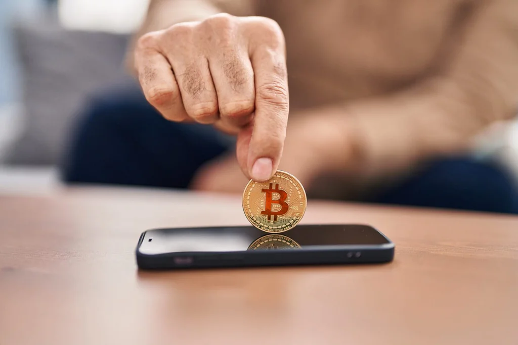 Když hypotéka není volba: Mladí Češi místo spoření sázejí na kryptoměny