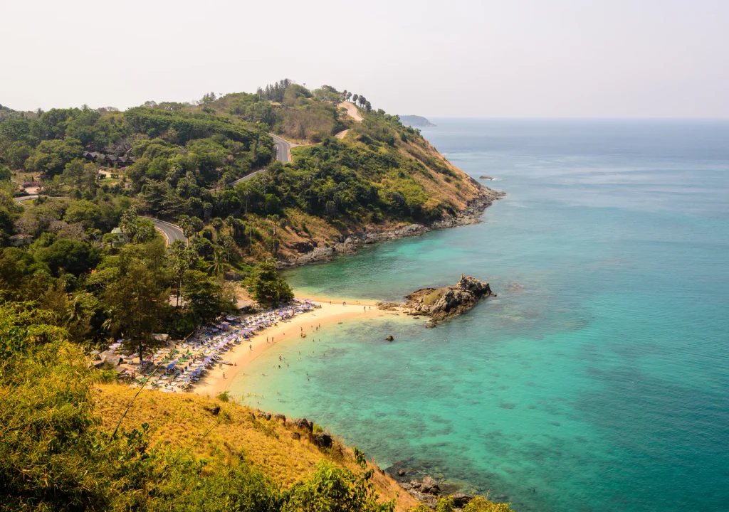 Thajsko už není tak bezpečné jako dřív. Češi by měli zvážit cestu, upozorňuje ministerstvo.