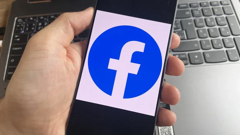 O účty na Facebooku mají podvodníci velký zájem