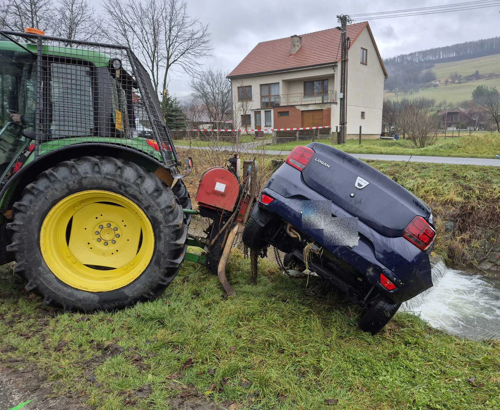 Tragická nehoda u Březové. Foto: HZS