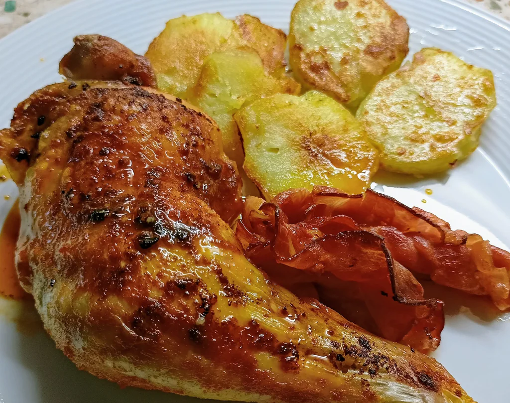 Obrázek k receptu na pečené kuře s bramborami