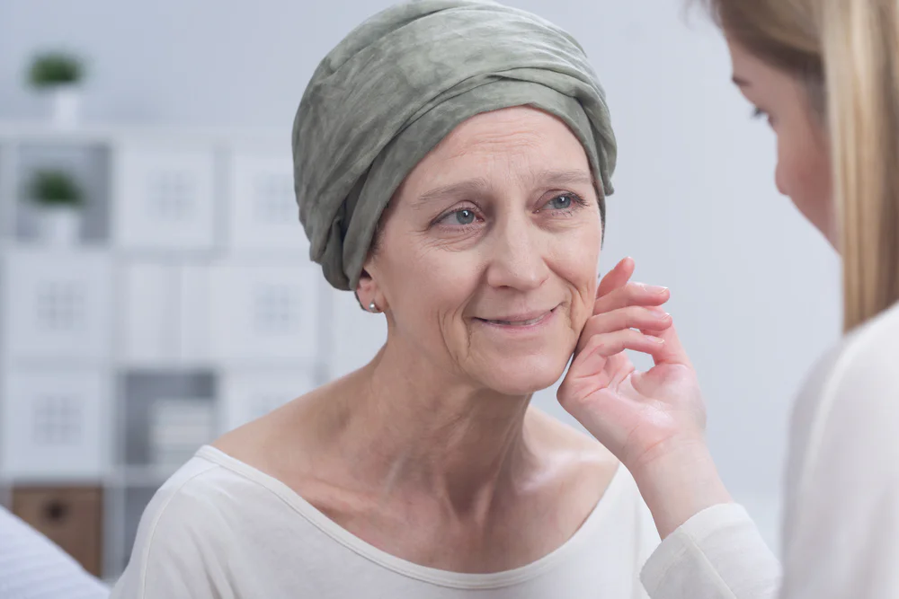 Povzbuzování ženy s rakovinou