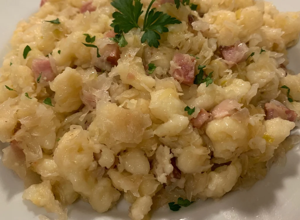 Obrázek k receptu na halušky se zelím a slaninou