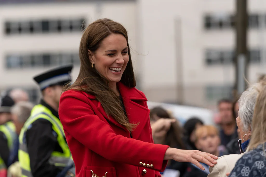 Oficiální podpis princezny Kate poprvé unikl ven. Lidé překvapila elegance, kterou nečekali.