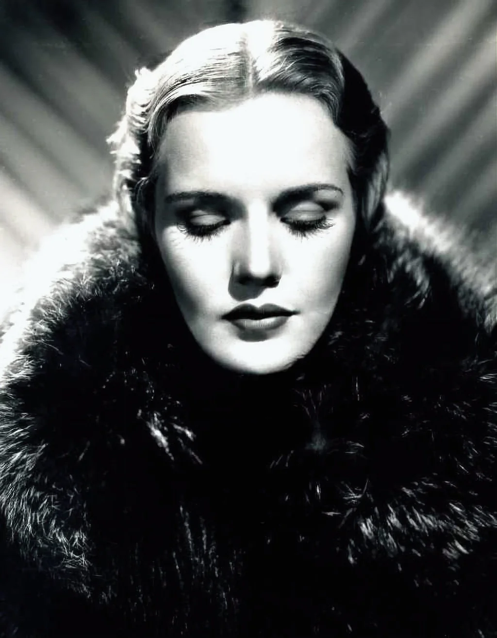 frances-farmer-paramount-headshot-1a9c09