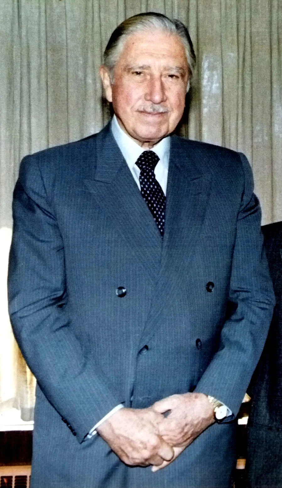 pinochet-de-civil-30d541
