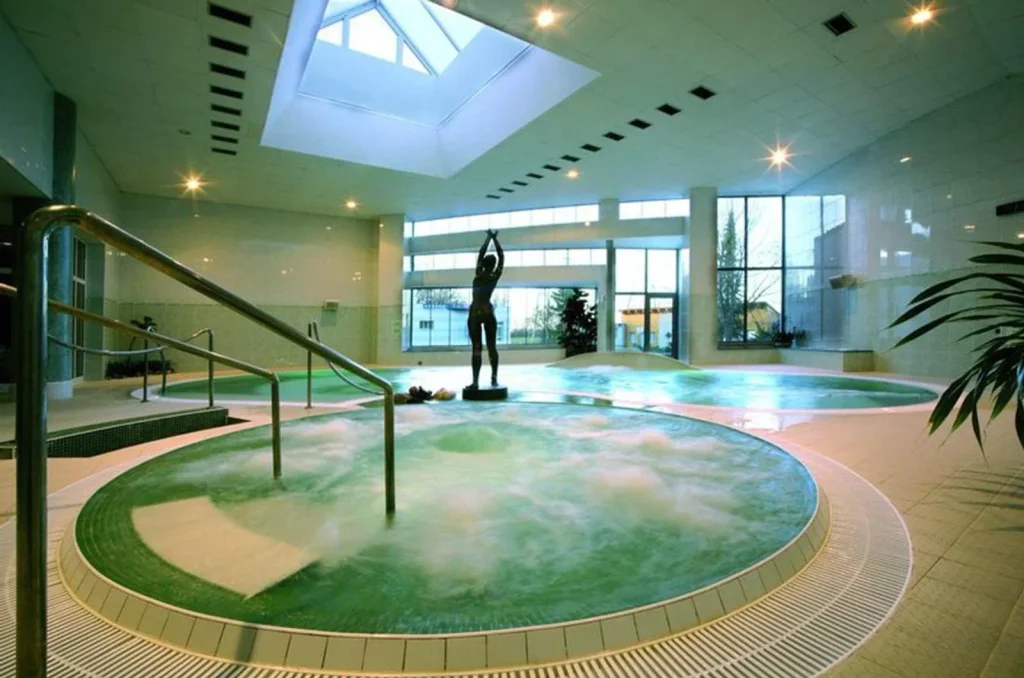 Češi objevili místo, o kterém se v Praze jen šeptá. Klid, zdraví i voda, jakou v aquaparku nezažijete.