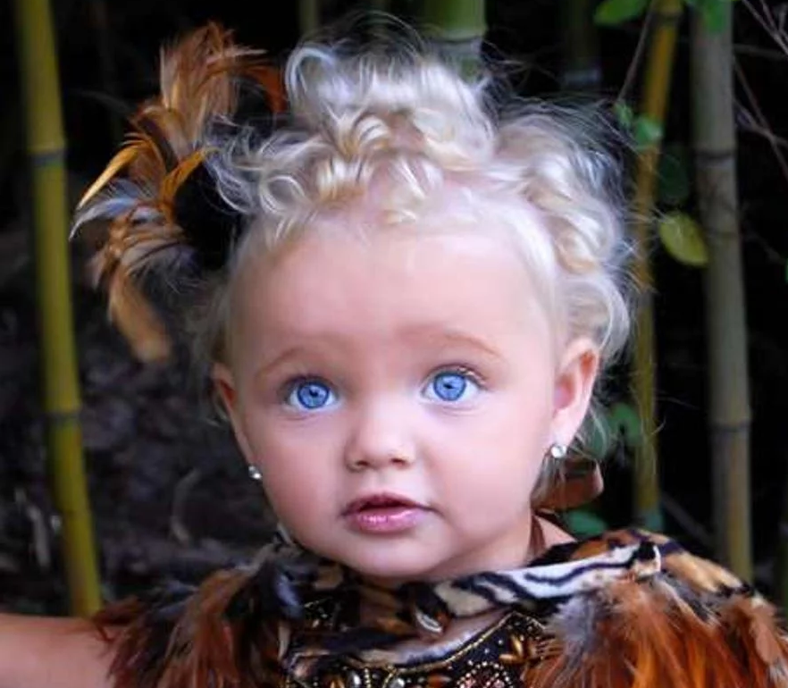 „Živá panenka“ po letech: Jak dnes vypadá holčička, které říkali nejkrásnější batole světa?