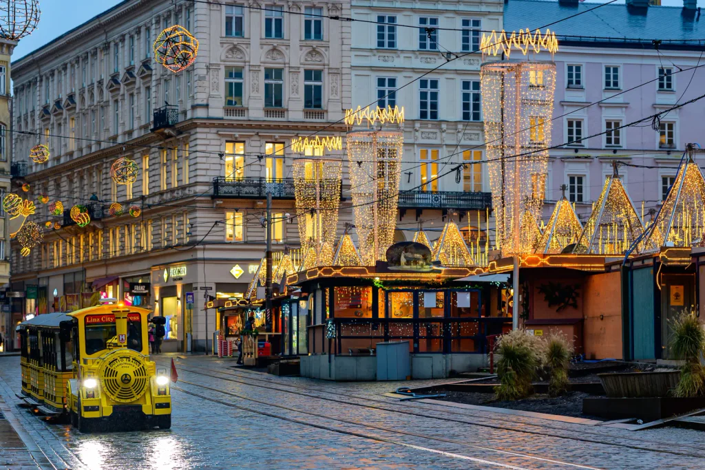 Češi se chystají na advent do Rakouska. Díky tomuto triku zvládnou cestu levněji než kdy dřív.