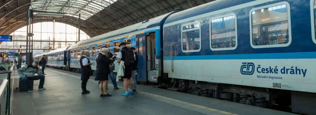 Adventní Rakousko za pár korun? Češi odhalili způsob, jak tam dojet rychle a téměř bez nákladů.