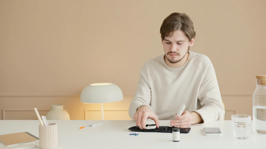 Jak si po čtyřicítce nastavit domácí kancelář tak, aby nebolel krk, záda ani oči. Drobná ergonomie dělá divy