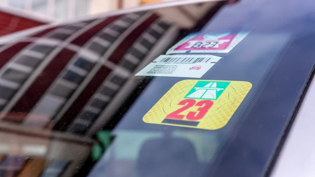 Řetězec překvapil zákazníky. K nákupu teď přidává celoroční dálničku s výraznou slevou.