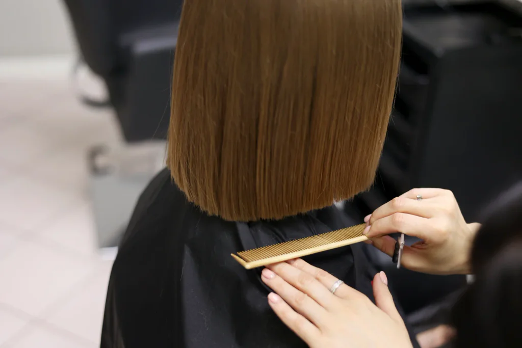 Nepřišli jste na objednaný střih? Kadeřnice mohou účtovat mastnou sankci, mnozí o tom vůbec netuší.