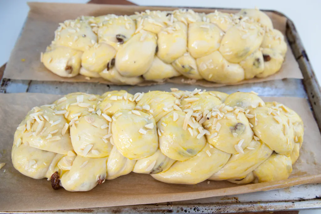 Vánočka bez čekání a hnětení: tvarohová varianta, kterou zvládne každý během chvilky.