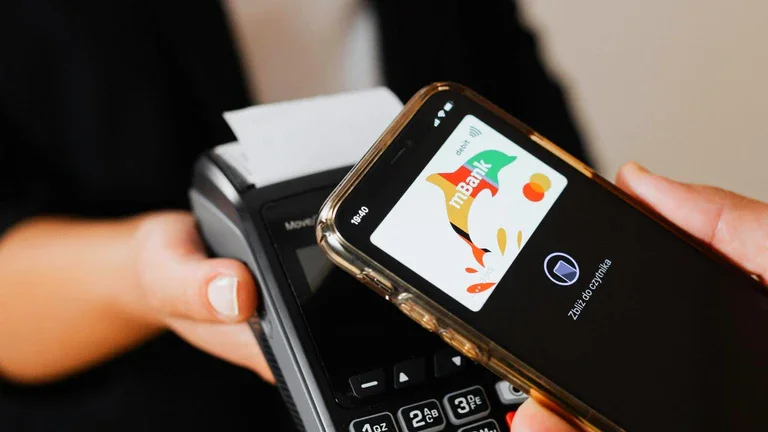 Placení telefonem s NFC přes terminál