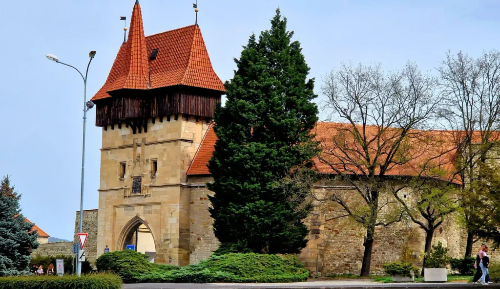 Žatecká brána v Lounech.