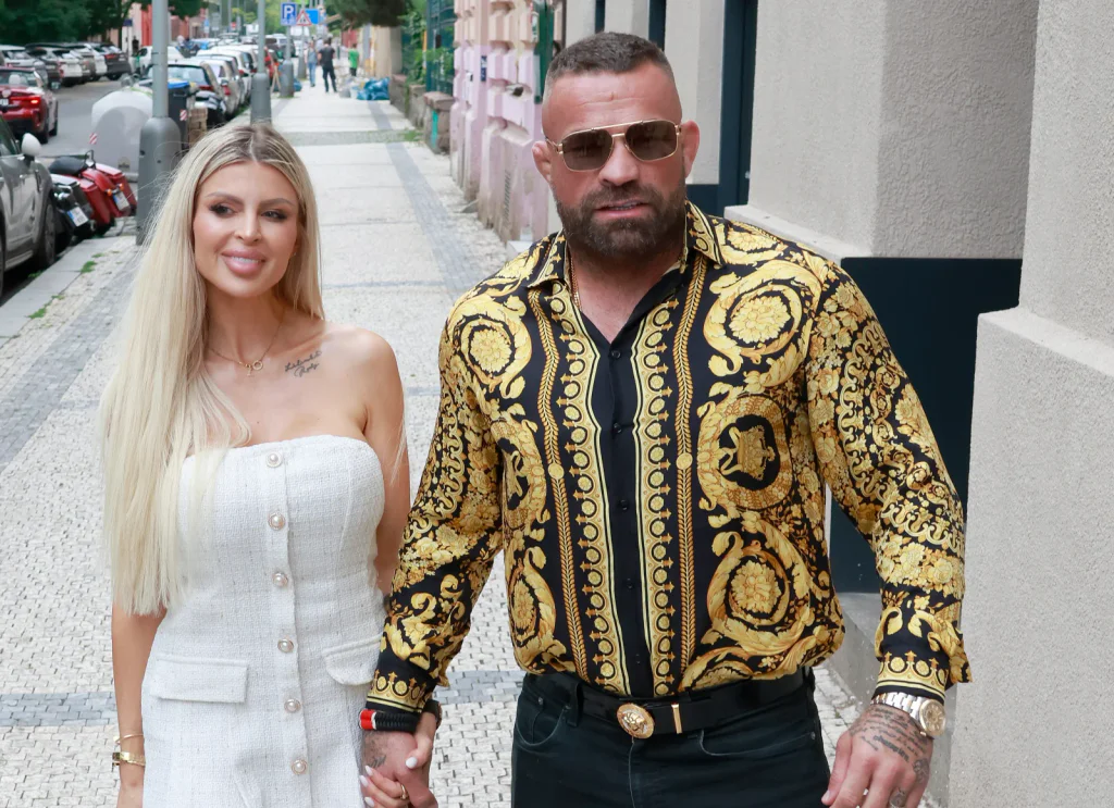 U Vémolových je dusno. Lela řeší, že s dětmi nemá auto ani jisté bydlení.