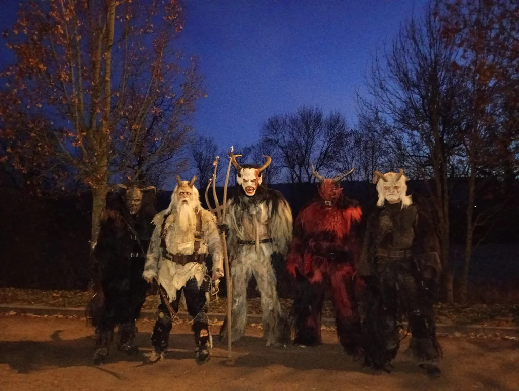 fotografie krampusáků
