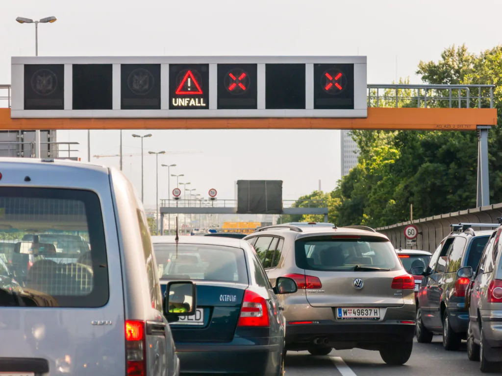 Konec, jak ho známe. Rakousko zavádí nová pravidla na dálnicích a Češi se nestačí divit, co to znamená.