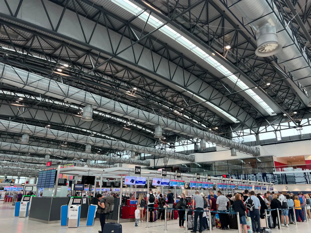 Cestování z Prahy bude jiné: Nová pravidla přinášejí větší volnost i rekordní úsporu času.