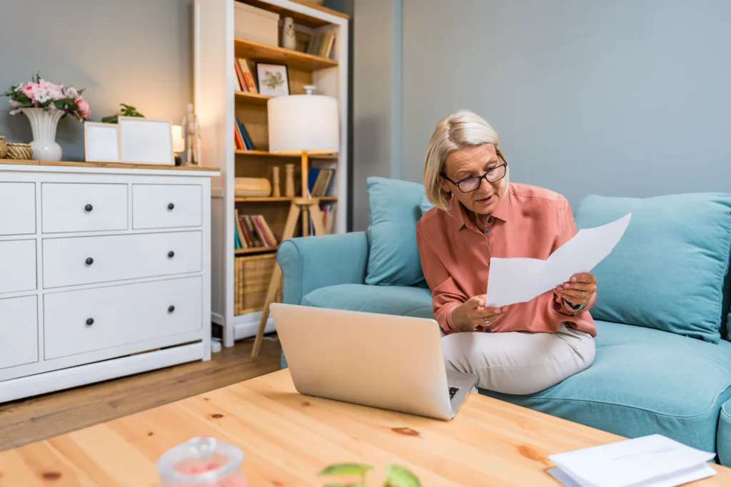 Důchody přijdou jinak než dosud. Úřad potvrdil nové termíny, část penzistů to pocítí už brzy.