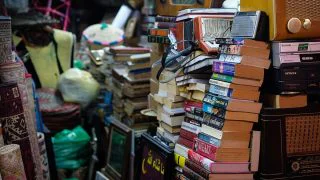 Každý Čech, který má doma staré knihy, má nárok na desítky tisíc korun. O některé kusy se sběratelé poperou