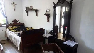 Máte na půdě, či ve sklepě starý nábytek po babičce? Nevyhazujte ho, máte díky tomu nárok na 100 000 Kč a víc