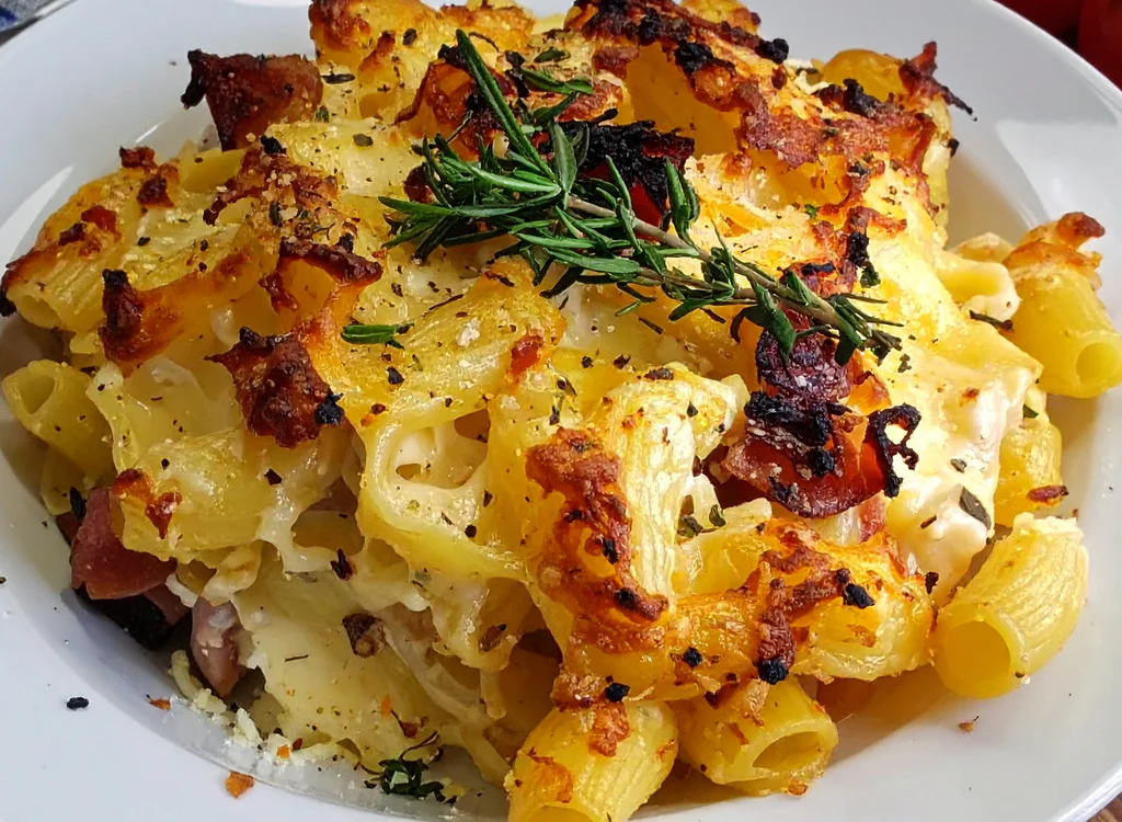 Obrázek receptu na Uzený oběd z vepřových žeber po Česku: uzená polévka na selský způsob a šunkofleky