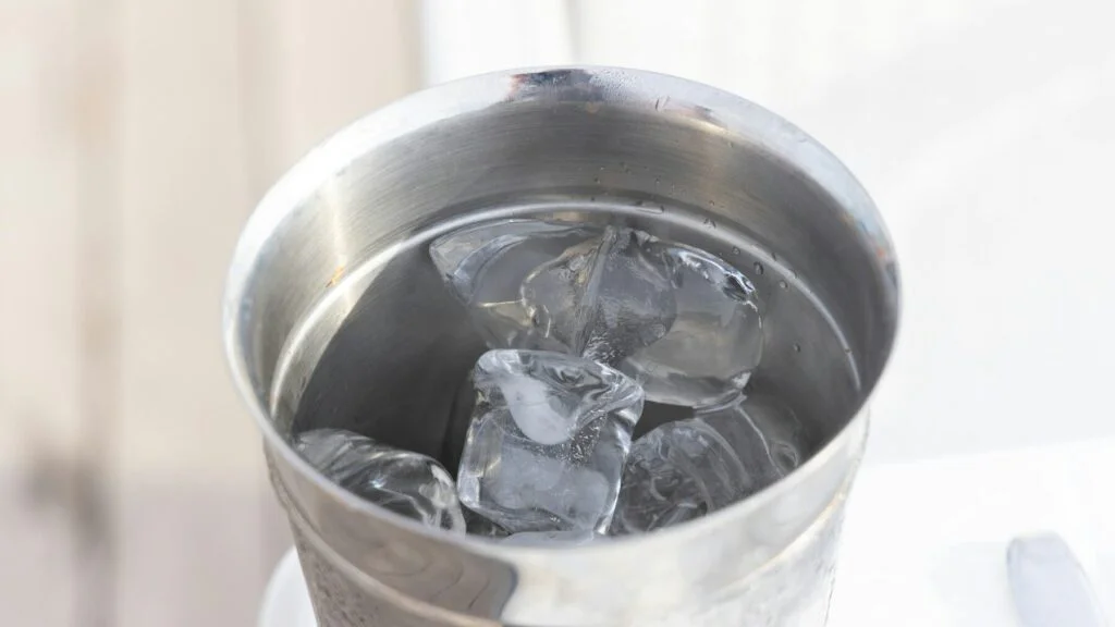 Rozmrazování ve studené vodě