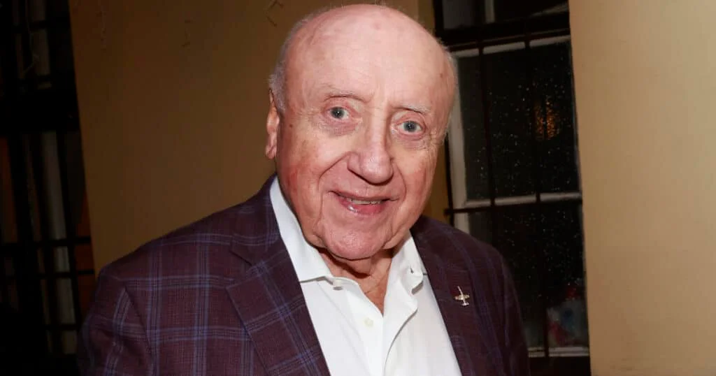 Felix Slováček v saku