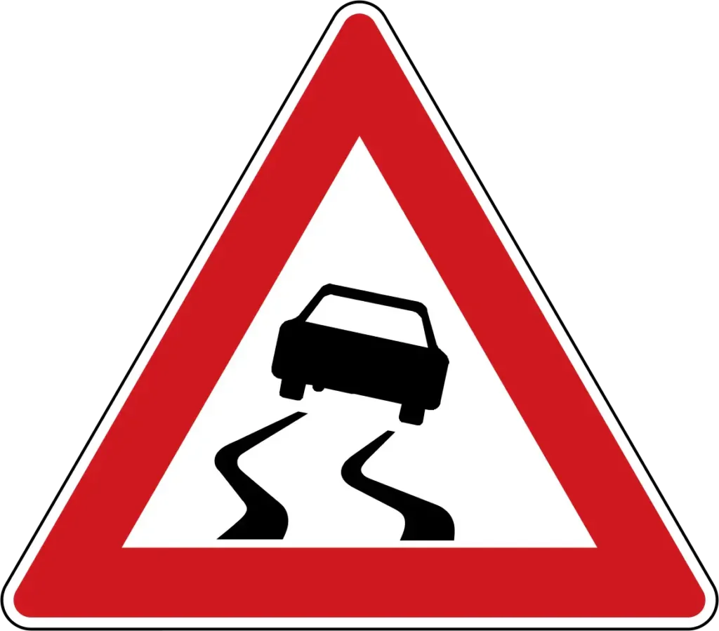 Výstražná dopravní značka A8