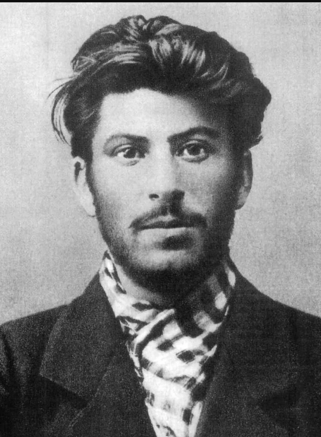 Joseph_Stalin_in_1902
