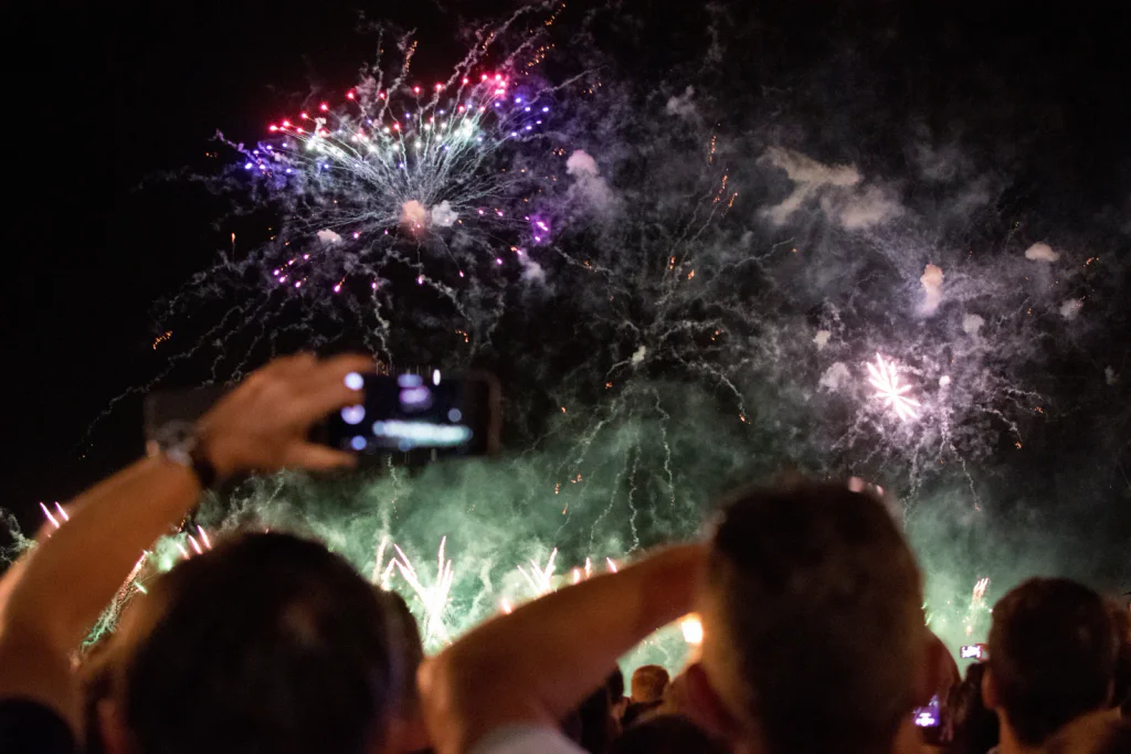 Velká změna u petard a rachejtlí. Nový zákon zpřísní dohled a část lidí si už nic nekoupí.