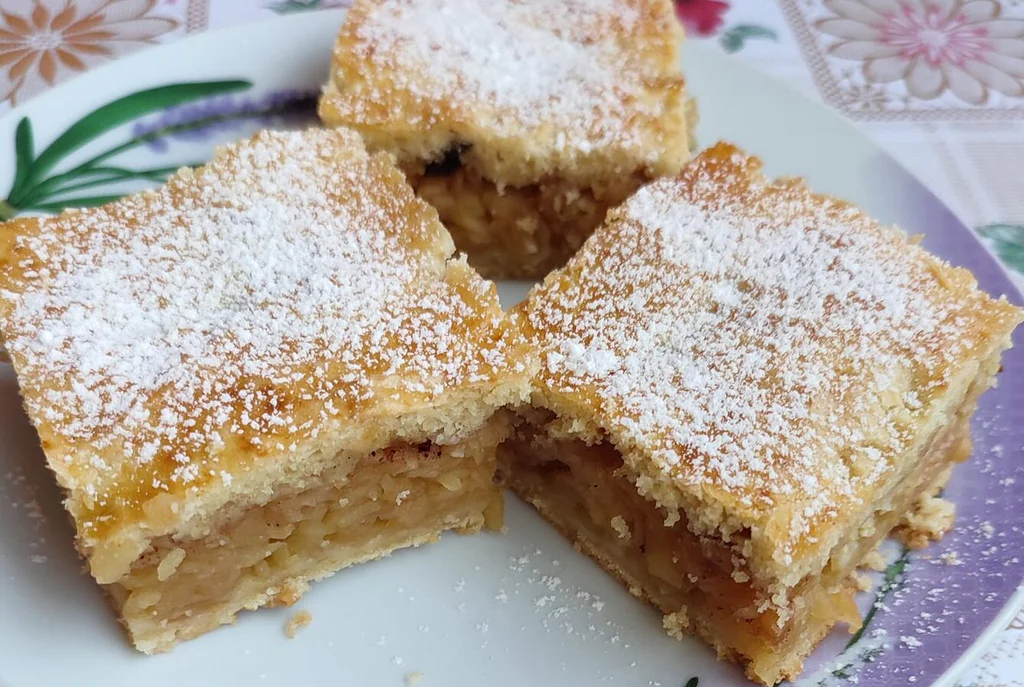 Obrázek k receptu na jablečné řezy na plech