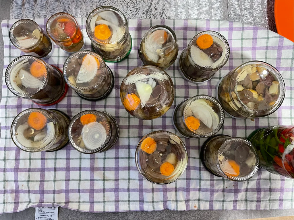 Sklenice dnem vzhůru