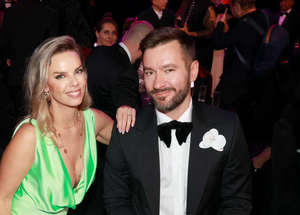 Na Slavících strhla pozornost jediným krokem. Partnerka Marka Ztraceného přišla v nečekaných šatech.