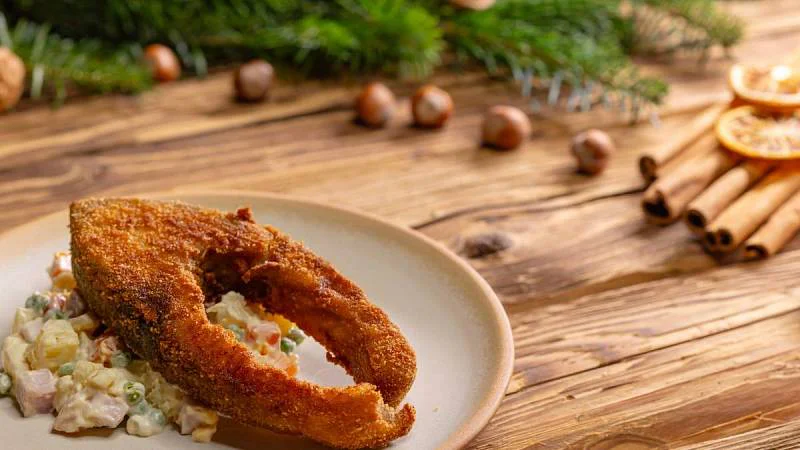 smažený kapr a bramborový salát