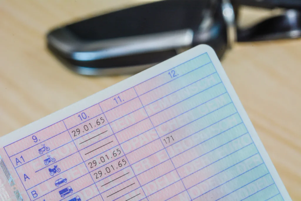 Držitelé řidičáků zbystřete: stát schválil novinku, která mnohým pořádně zkomplikuje život.