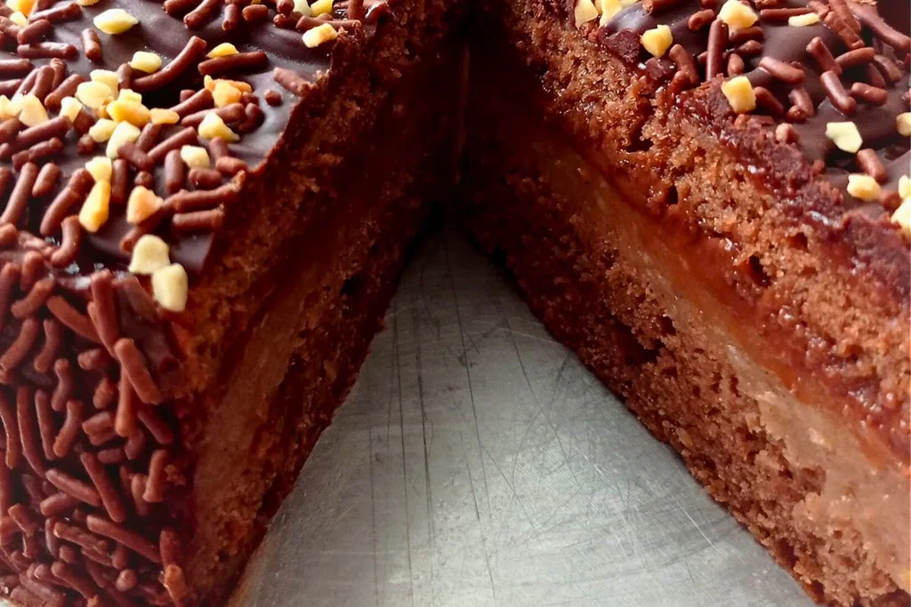 Obrázek k receptu na nadýchaný perník s jablečnou náplní