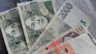 Velká část pracujících lidí dostane v roce 2024 přidáno. Tisíce korun měsíčně navíc. Dostanete peníze i vy?