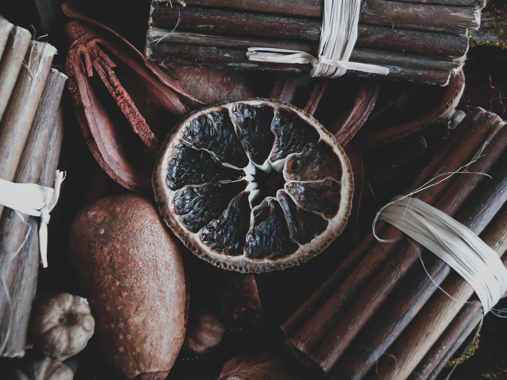 Sušený pomeranč, skořice a hřebíček: Přírodní dekorace, která provoní byt na celý advent