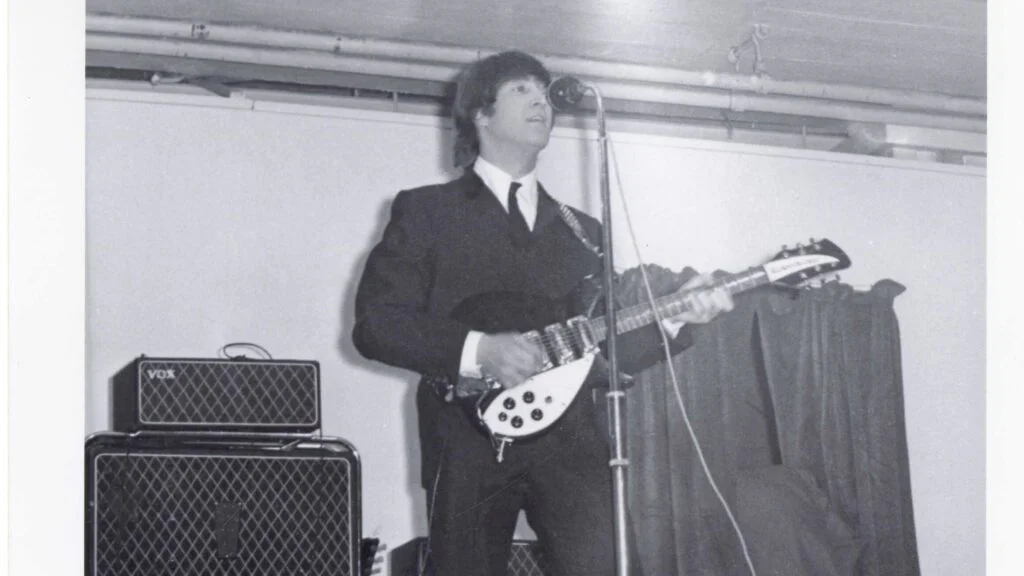 Liverpoolský kluk s kytarou