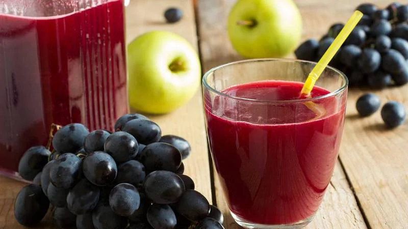 Přišel správný čas pro sběr hroznů ze zahrádky, zpracovat se mohou různě