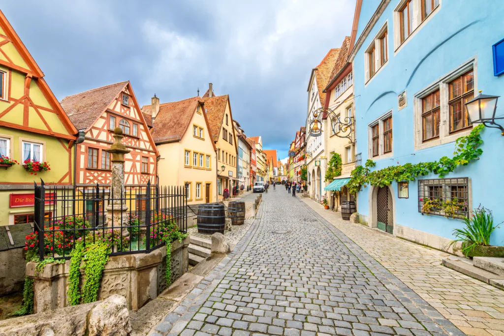 Barevné vánoční město jen kousek od Česka zůstává přehlížené. Přitom patří k evropským skvostům.
