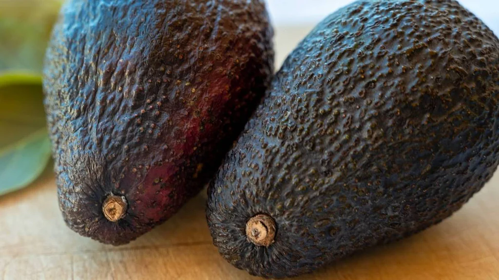 Tesco v Anglii testuje skenery zralosti avokáda