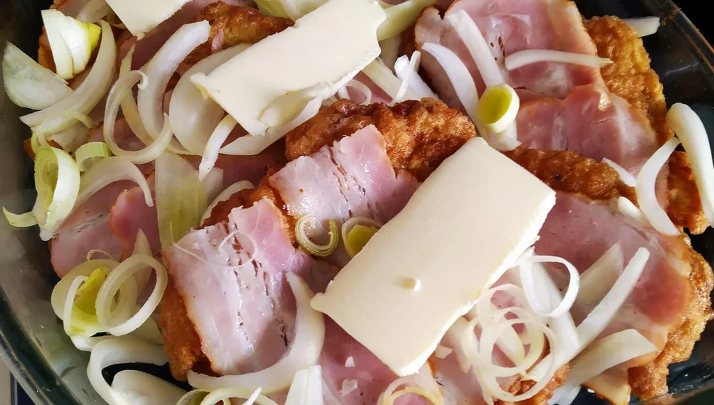 Obrázek receptu na Obrácené kuřecí řízky - obložený luxus v troubě